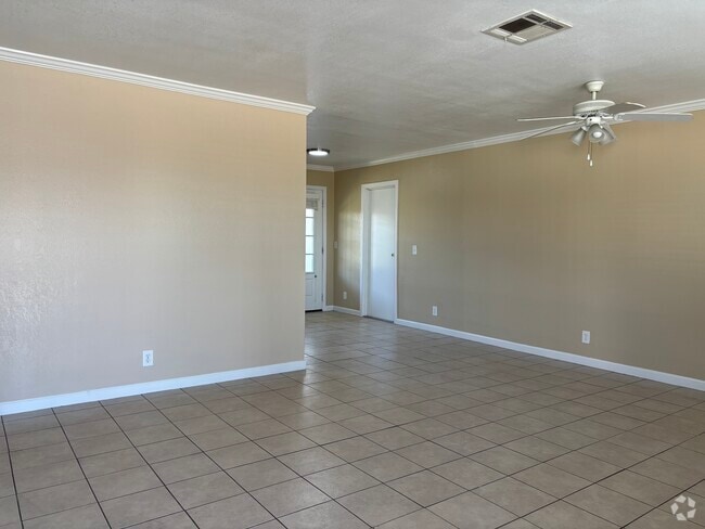 Building Photo - 12991 Kiowa Rd Unit 2 Rental