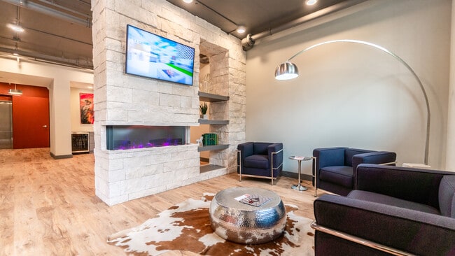 Photo - Urban Hartsook