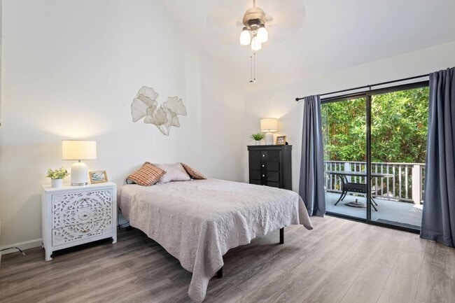 Photo - 325 Ladera St