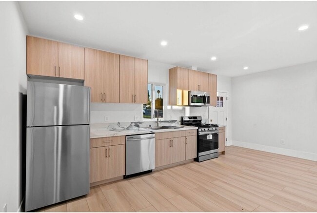 Photo - 8635 Le Berthon St