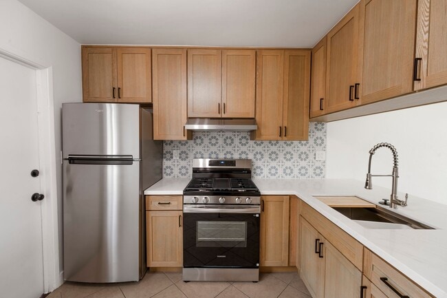 Building Photo - Brand New 2 Bed / 1 Bath Cottage w/ Private Garage & Yard! |Offering Two Weeks of Free Rent!|