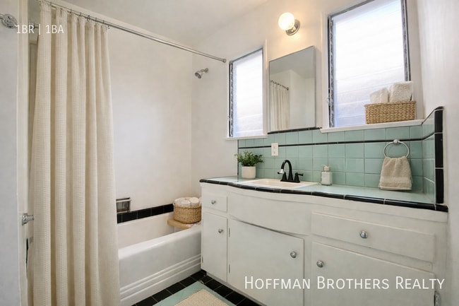 Photo - 1232 Ridgeley Dr Unit 1/2