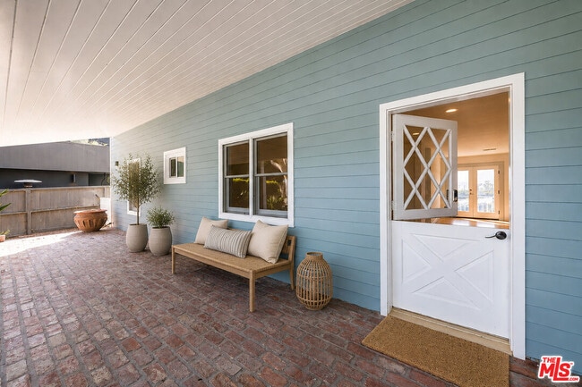 Photo - 6457 Surfside Way