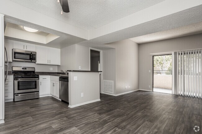 2BR, 2BA - 884 SF - The Highlands at Grand Terrace