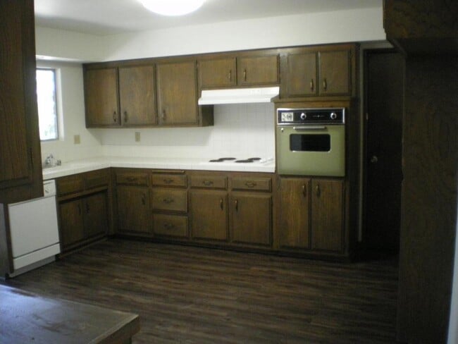 Photo - 597 Montebello Pl