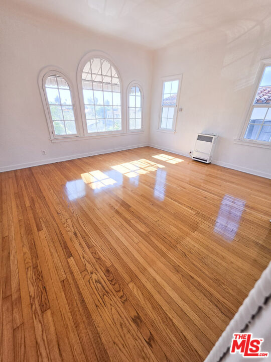 Photo - 1331 Masselin Ave