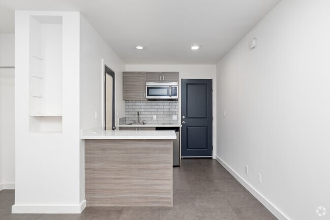 Studio - 219SF - Kitchen - Hollywood Off-Vine