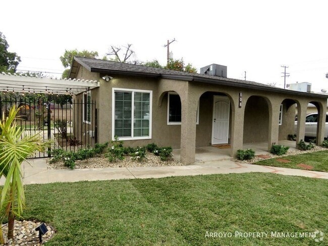 Building Photo - 808 Beckville St Rental
