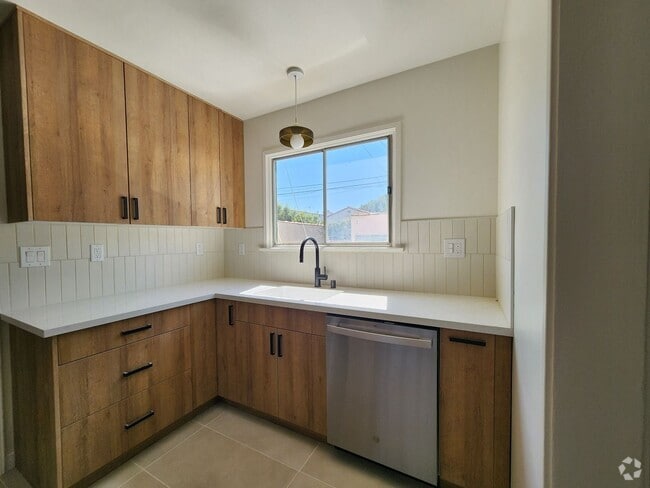 Building Photo - 337 N Gardner St Unit 339 N. Gardner St Rental