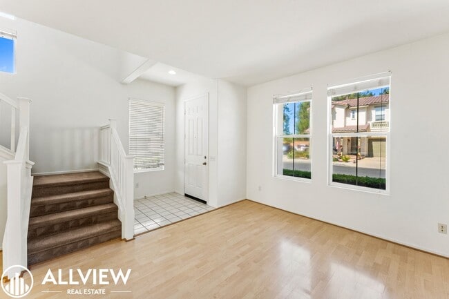 Photo - Bright & Spacious 3-Bedroom 2.5 Bath Home in Gated Oak Creek Community