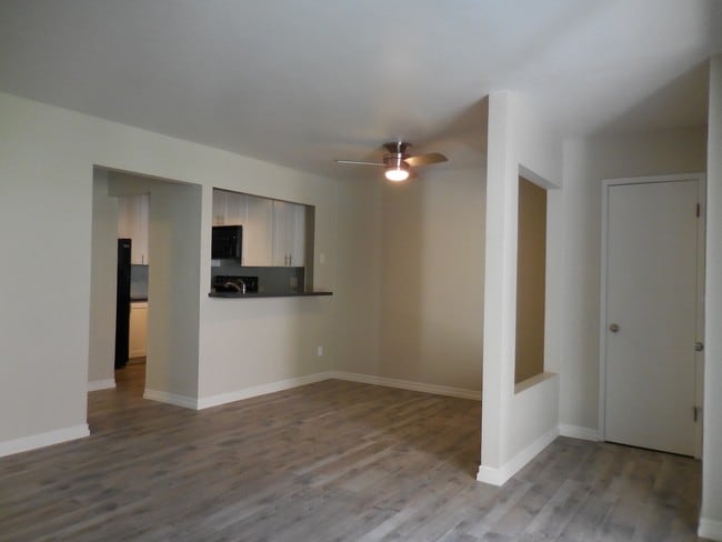 Photo - 3250 Ashford St Unit E