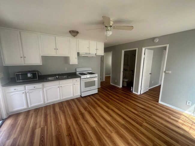 Photo - 4554 N Lakewood Blvd Unit 4558