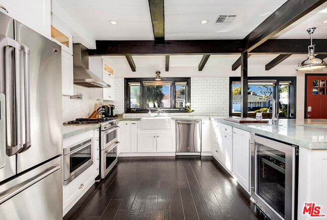 Photo - 4930 Strohm Ave