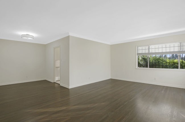 Building Photo - 4058 9th Ave Unit 4058