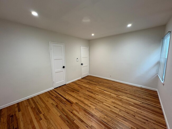 Photo - 3910 Huron Ave