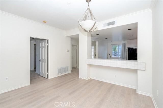 Photo - 2253 Martin Unit 416