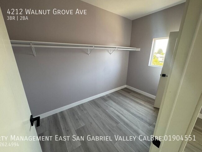 Photo - 4212 Walnut Grove Ave