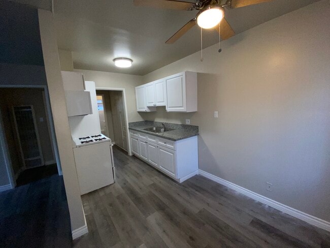Photo - 10159 Fernglen Ave Unit 10157