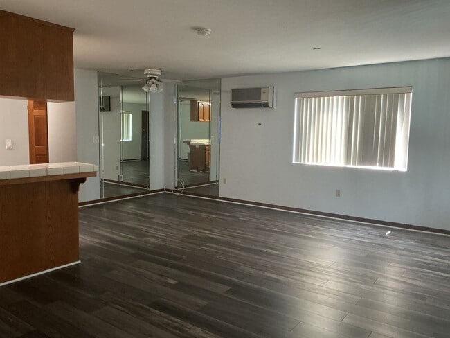 Photo - Los Caballeros #221 Unit 221A