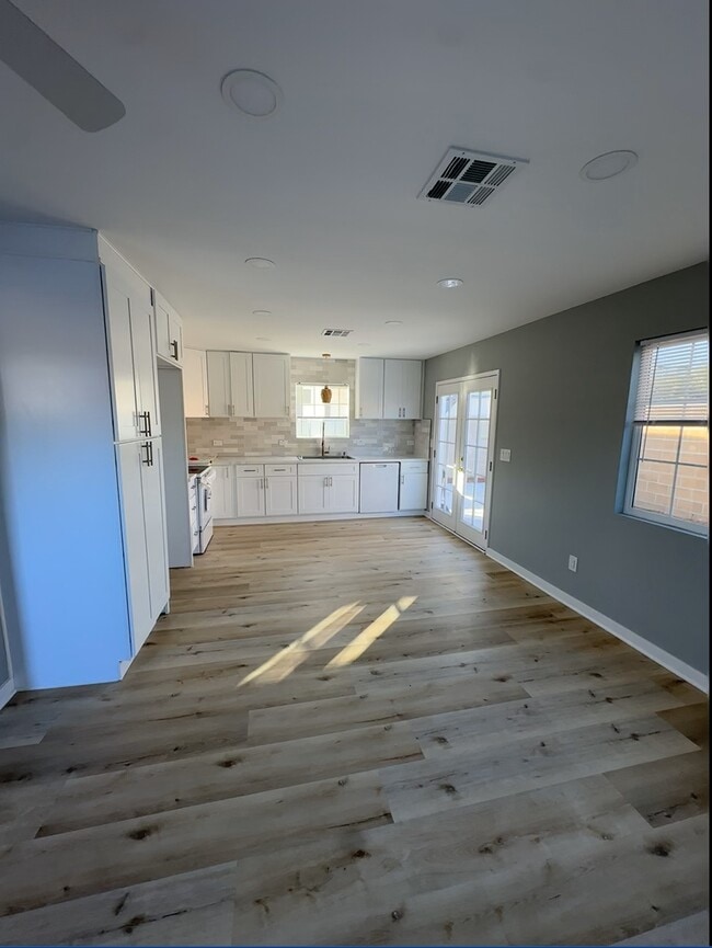 Photo - 13809 Actina Ave