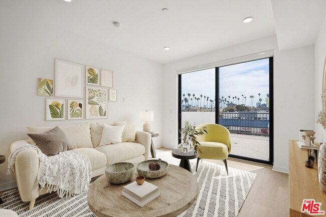 Photo - 3977 Beverly Blvd Unit 316