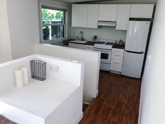 Photo - 3410 Casitas Ave