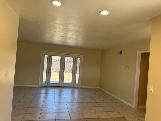 Photo - 204 N X St
