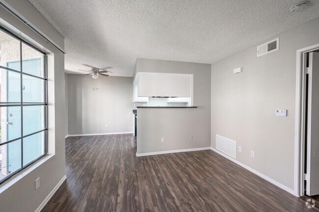 1BR, 1BA - 552SF - Living Room/Dining Room - Soldano Senior Village