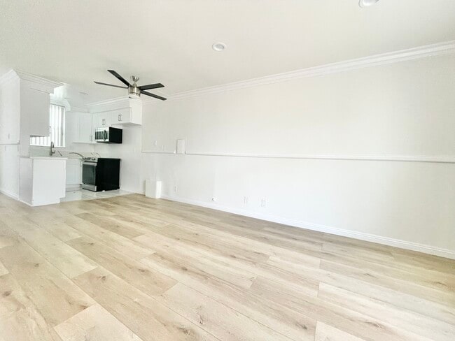 Building Photo - 6062 Fulton Ave Unit 4 Rental