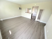 Photo - 831 S Oaks Ave