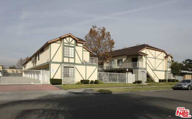 Building Photo - 8201 8th St Unit J Rental