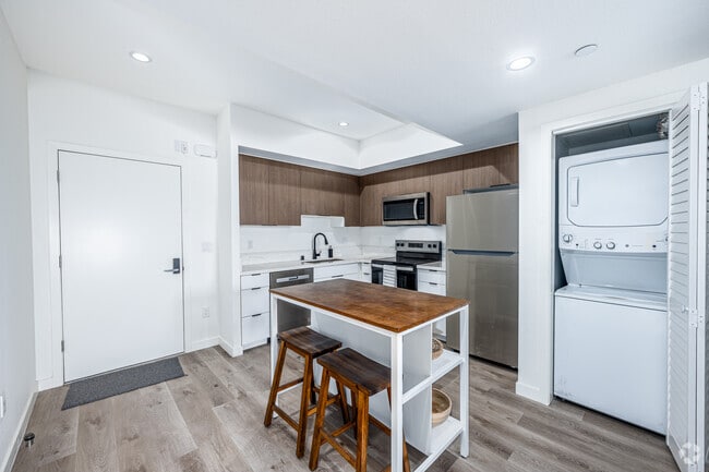2BR, 2BA - 939SF - Kitchen - The Ace at Ardmore