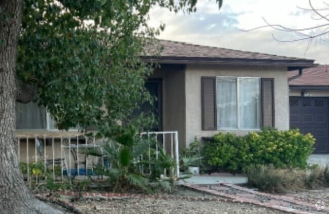 Building Photo - 497 San Dimas St Rental