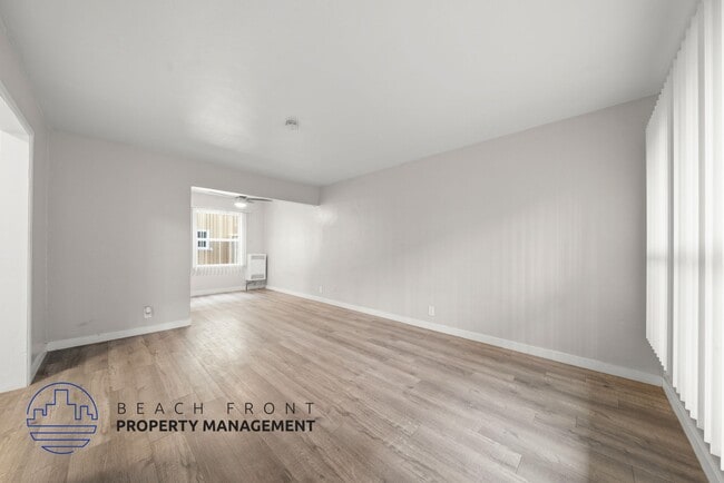 Photo - 2070-2080 Magnolia Ave.