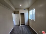 Photo - 1535 W 80th St