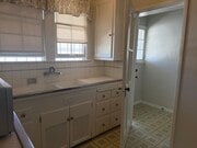 Kitchen - 1068 S Orange Grove Ave Unit 1068