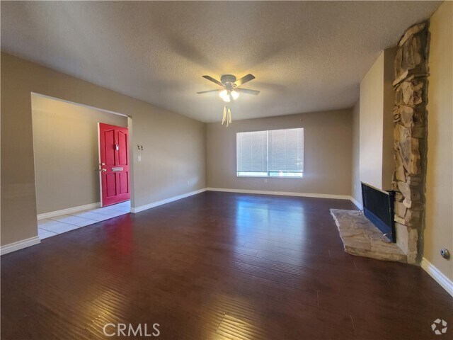 Building Photo - 205 Delano St Rental