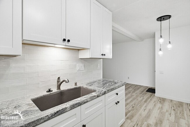 Photo - Charming 2Bdm 2Ba Apartment in Mission Hills - MI Special