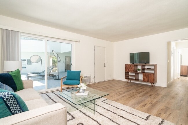 Photo - Mid-century LA style in Sherman Oaks!