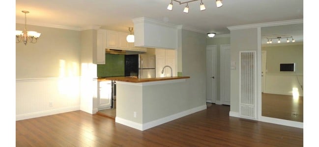 Building Photo - 23326 Sesame St Unit R