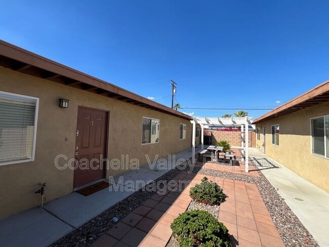 Photo - 422 Rosa Parks Rd