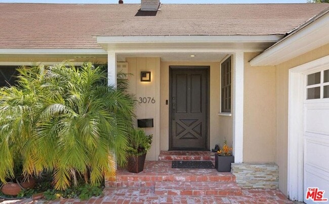 Building Photo - 3076 Earlmar Dr