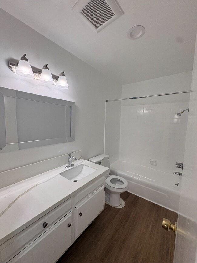 Photo - 1825 N Gramercy Pl Unit 203