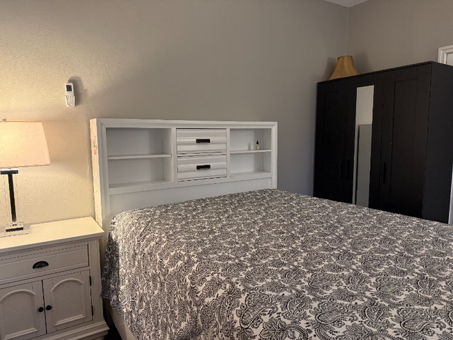 Photo - 7847 Hazelnut Dr