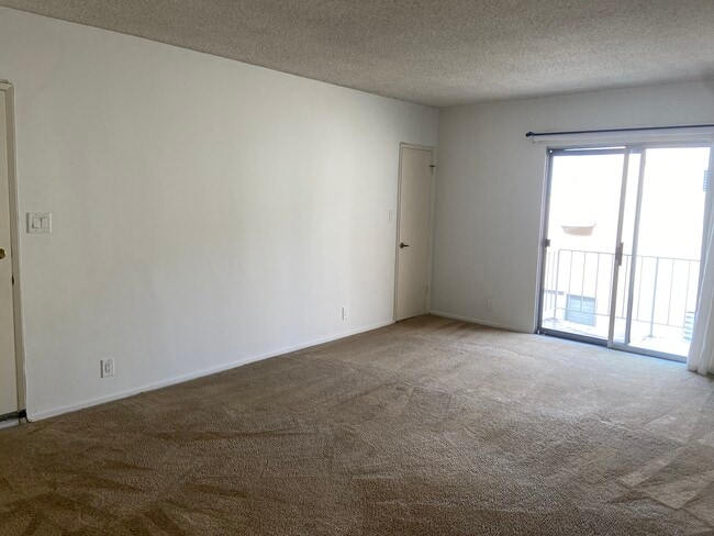 Photo - 11738 Goshen Ave