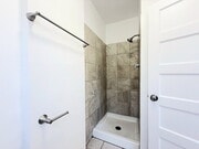 Photo - 727 E 81st St