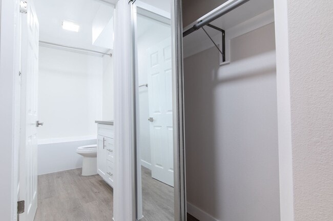 Photo - 980 Menlo Avenue