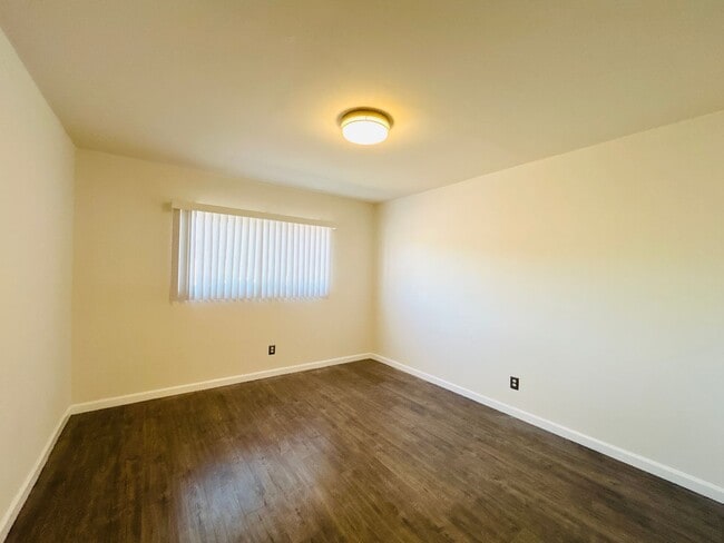 Photo - 539 E Hyde Park Pl Unit One Bedroom