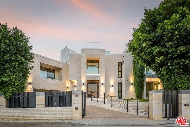 Building Photo - 3911 Cody Rd