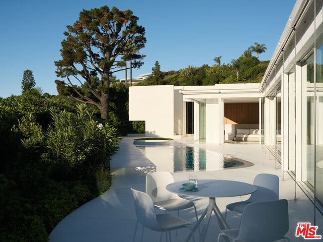 Photo - 510 Arkell Dr